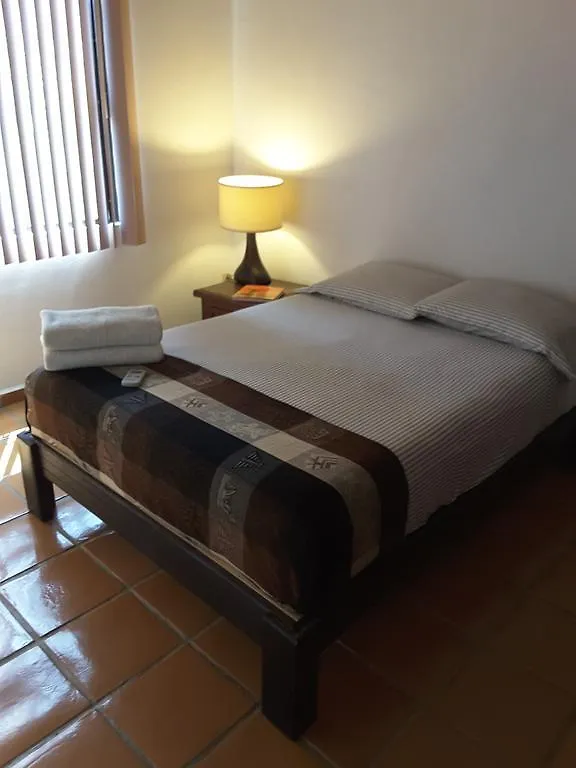 Nah IX U B&B Cancún Couette-café